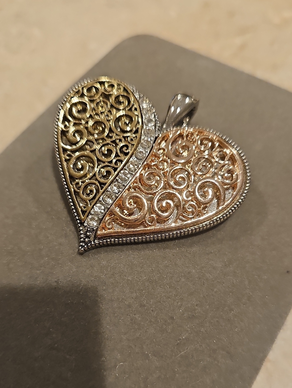 ROMAN FILIGREE DUO TONE HEART PENDANT